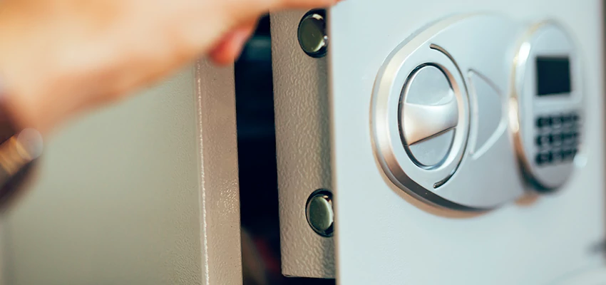 Fingerprint Safe Openers in Willows, CA